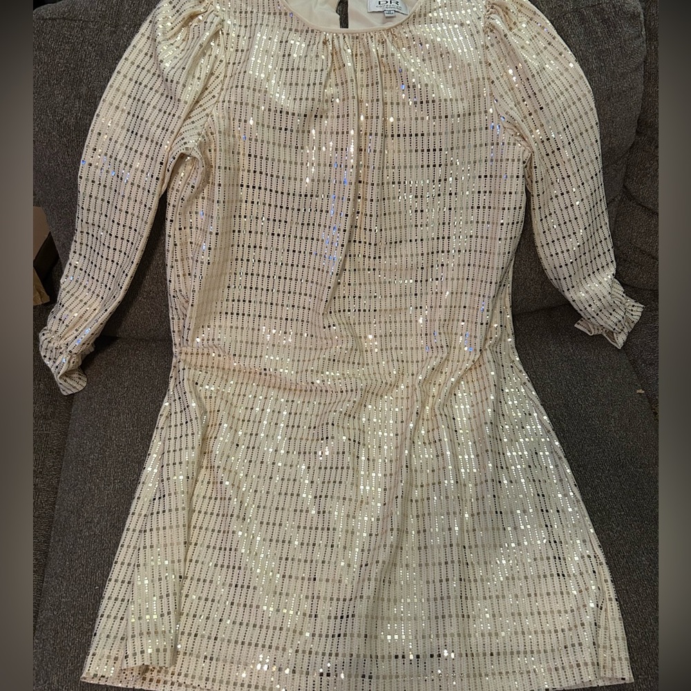 🍃🩷Pictures don’t do this gorgeous dress any Justice!!! It’s beautiful🩷🍃video